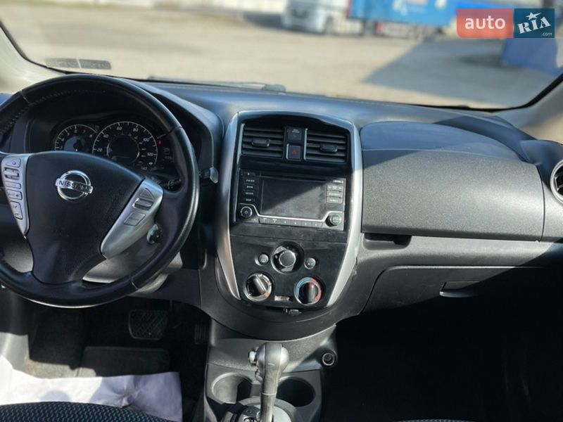 Хэтчбек Nissan Versa Note 2017 в Киеве