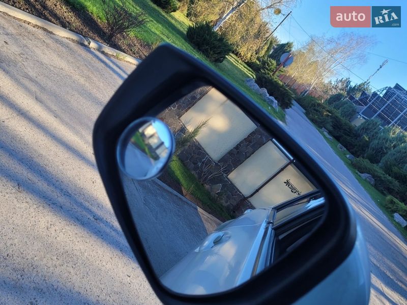 Хетчбек Nissan Versa Note 2016 в Новомосковську фото 15 Хетчбек Nissan Versa Note 2016 в Новомосковську