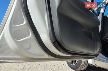 Хетчбек Nissan Versa Note 2016 в Новомосковську