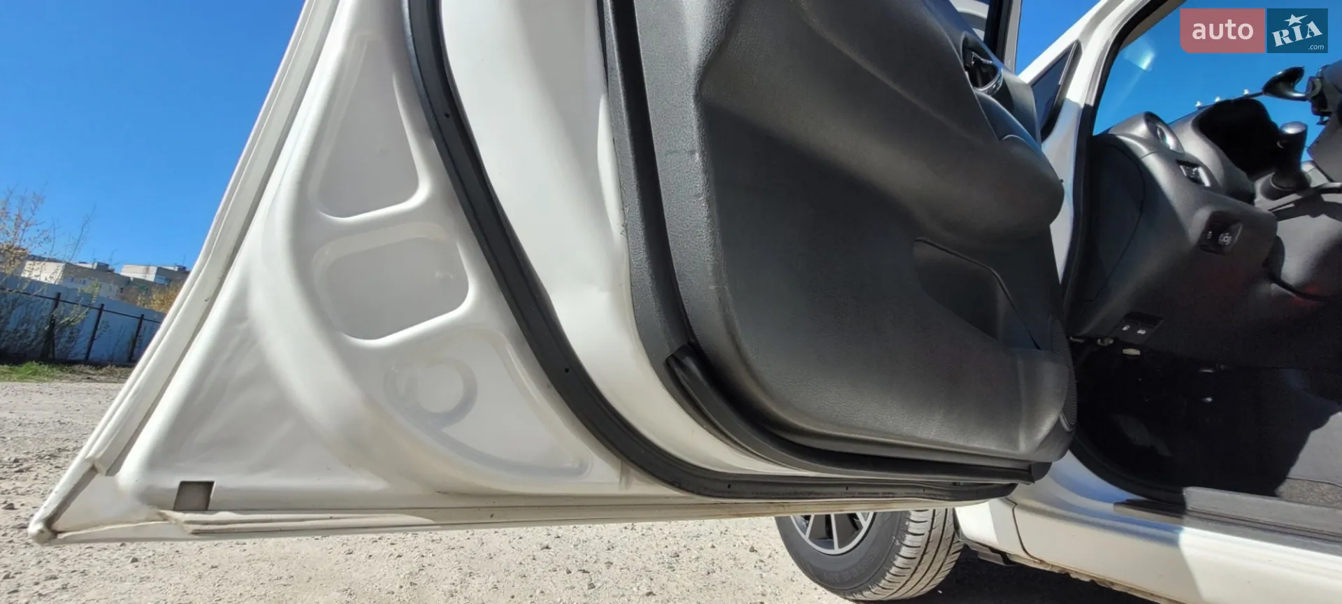 2016 Nissan Versa - мініатюра 18