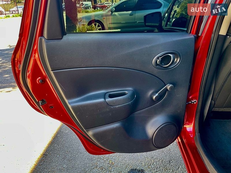 Хэтчбек Nissan Versa Note 2016 в Киеве