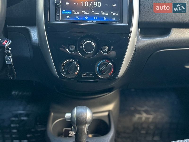Хетчбек Nissan Versa Note 2015 в Одесі