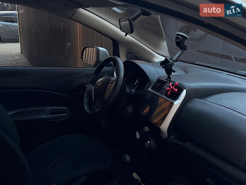 Хетчбек Nissan Versa Note 2014 в Хмельницькому фото 4 Хетчбек Nissan Versa Note 2014 в Хмельницькому