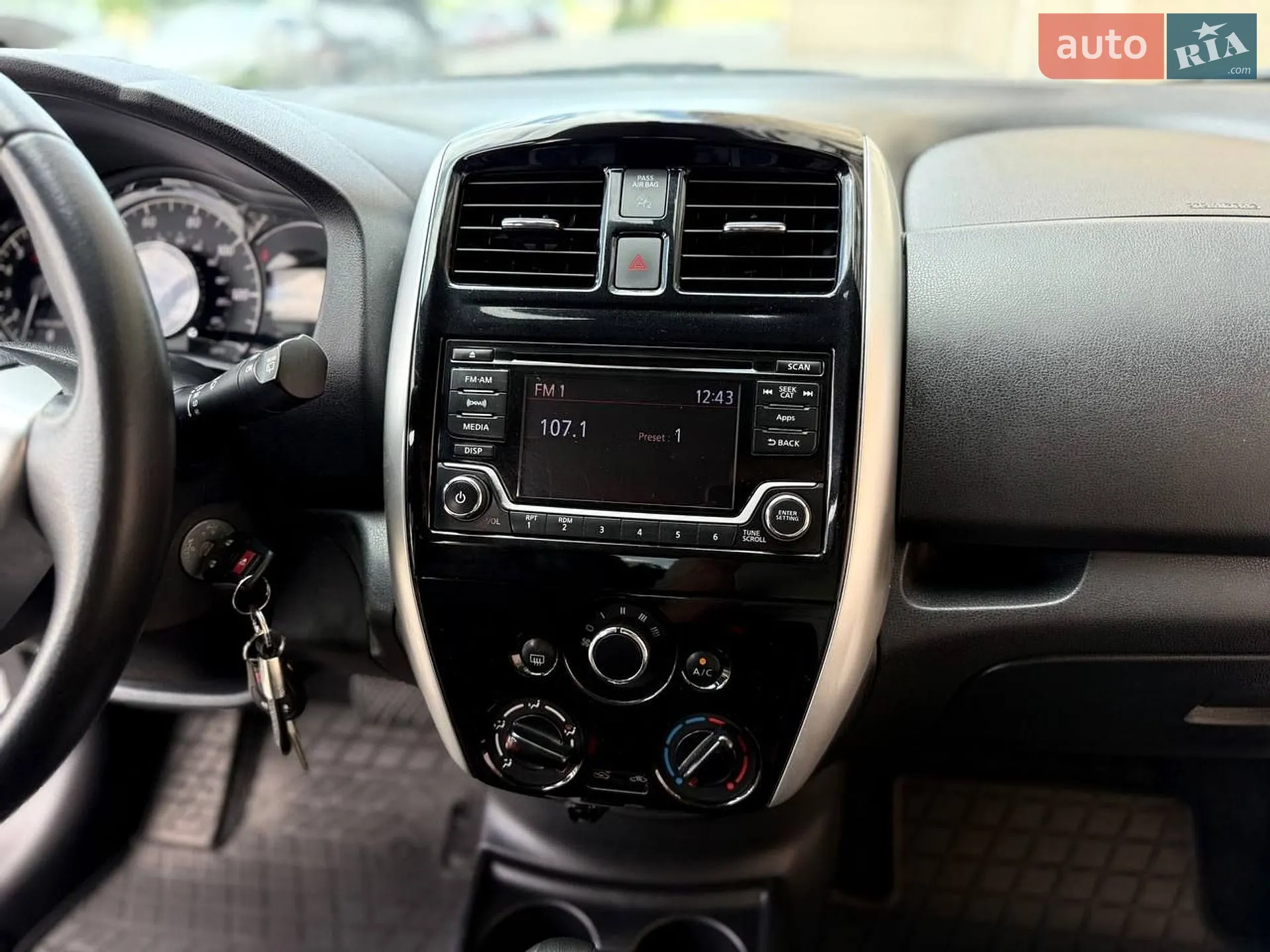 2016 Nissan Versa - мініатюра 31