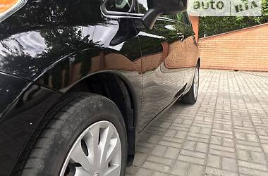 Хэтчбек Nissan Versa 2016 в Сумах