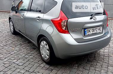 Седан Nissan Versa 2014 в Ровно