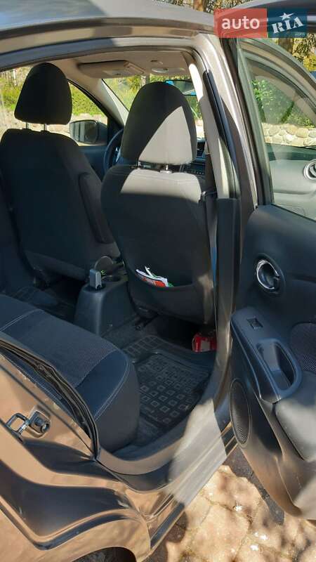 Седан Nissan Versa 2016 в Одессе