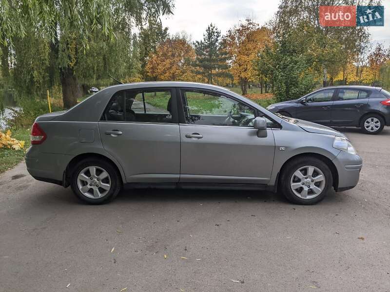 Седан Nissan Versa 2007 в Рівному