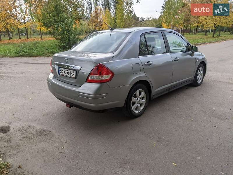 Седан Nissan Versa 2007 в Рівному