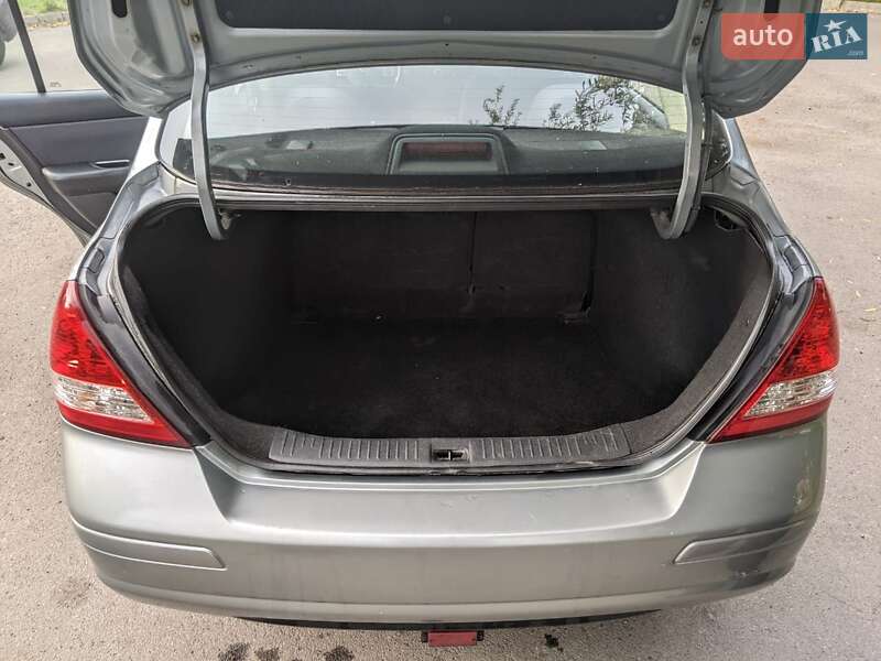 Седан Nissan Versa 2007 в Рівному
