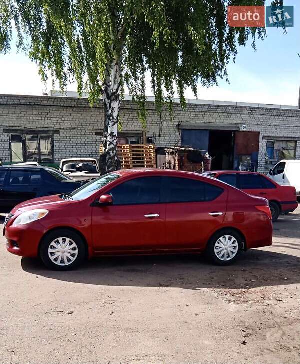 Седан Nissan Versa 2012 в Чернигове фото 3 Седан Nissan Versa 2012 в Чернигове