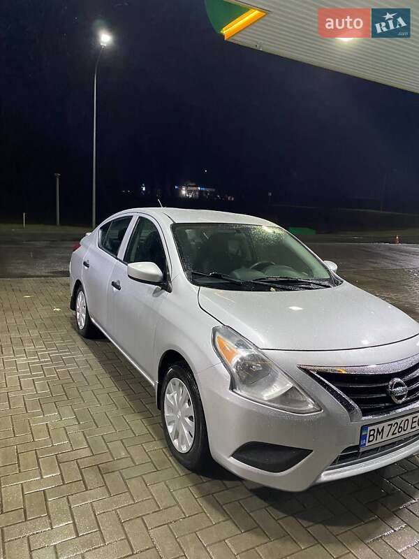 Nissan Versa 2016