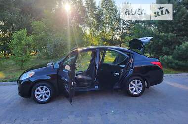 Седан Nissan Versa 2013 в Хмельницком