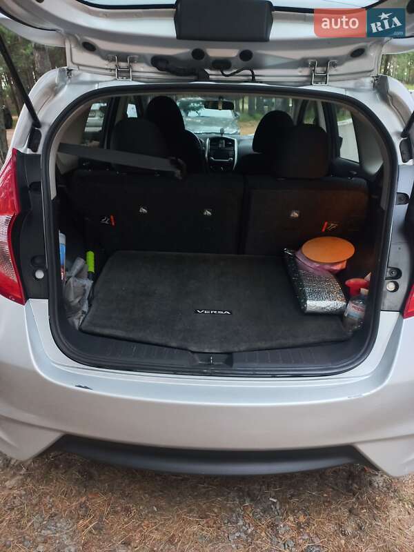 Седан Nissan Versa 2016 в Вышгороде