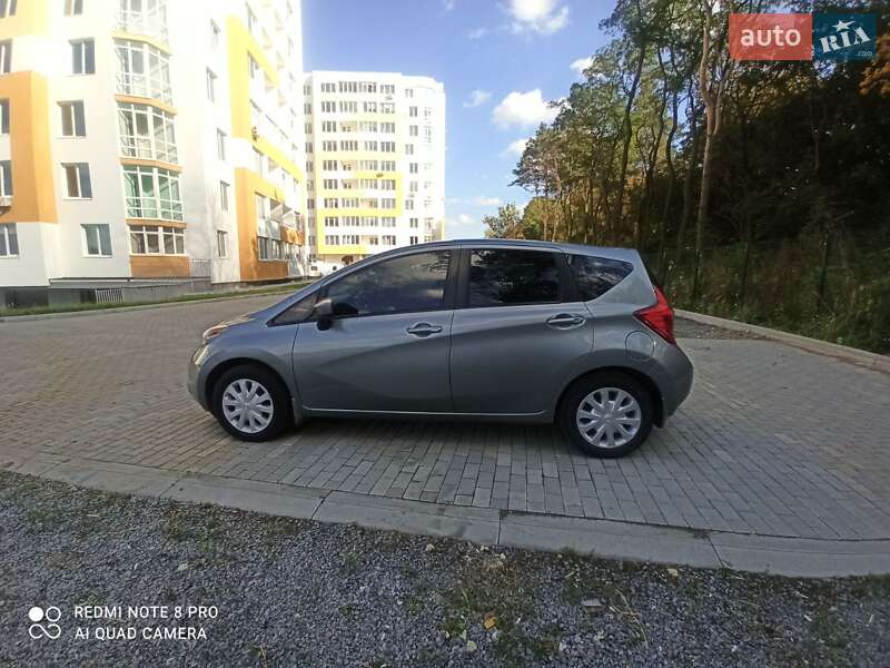 Седан Nissan Versa 2015 в Львове