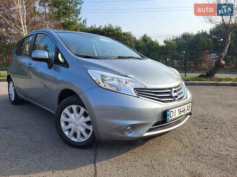 Седан Nissan Versa 2014 в Хмельницькому