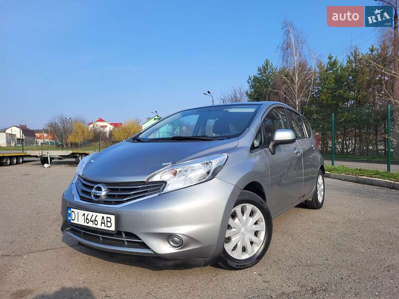 Седан Nissan Versa 2014 в Хмельницькому