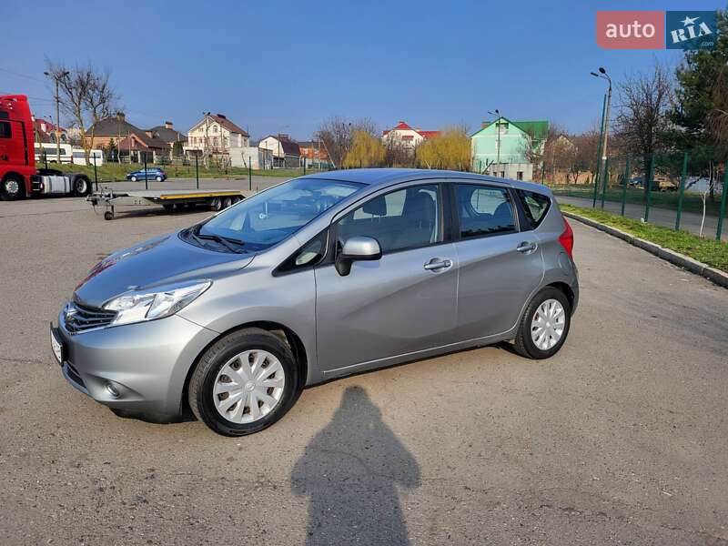Седан Nissan Versa 2014 в Хмельницькому
