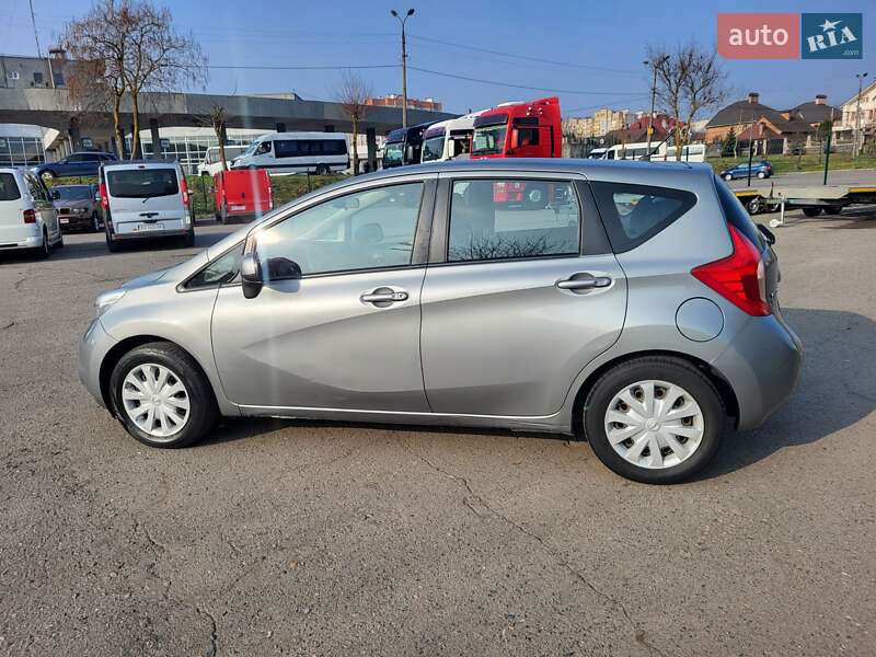 Седан Nissan Versa 2014 в Хмельницькому