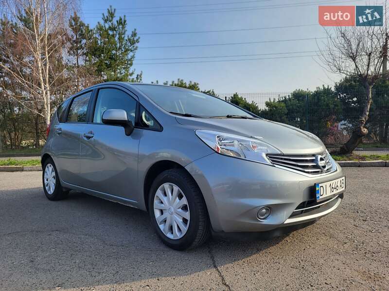 Седан Nissan Versa 2014 в Хмельницькому