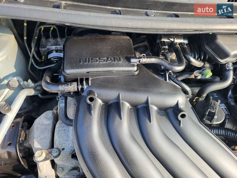 Седан Nissan Versa 2014 в Хмельницькому