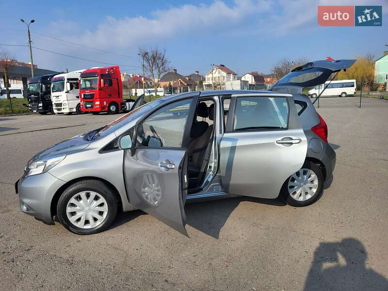 Седан Nissan Versa 2014 в Хмельницькому