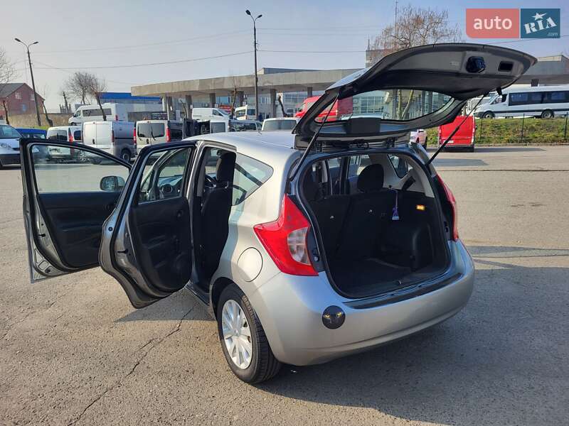 Седан Nissan Versa 2014 в Хмельницькому