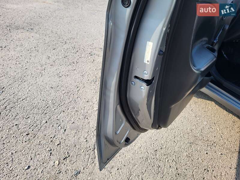 Седан Nissan Versa 2014 в Хмельницькому