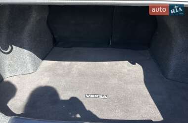 Седан Nissan Versa 2020 в 