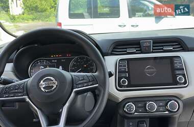 Седан Nissan Versa 2020 в 