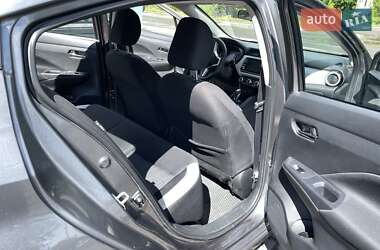 Седан Nissan Versa 2020 в 