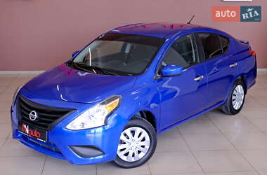 Седан Nissan Versa 2016 в 