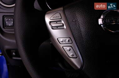 Седан Nissan Versa 2016 в 