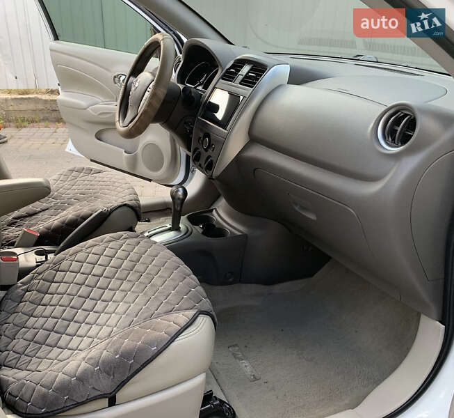 Седан Nissan Versa 2016 в Одесі