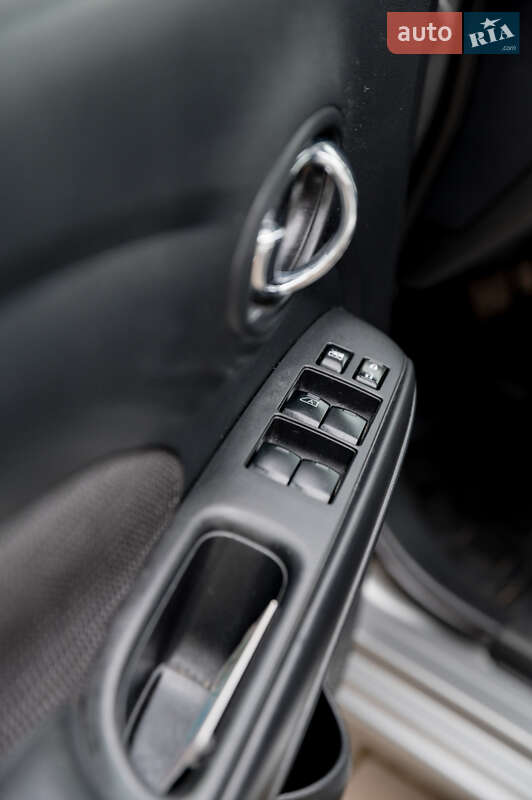 Седан Nissan Versa 2014 в Ивано-Франковске