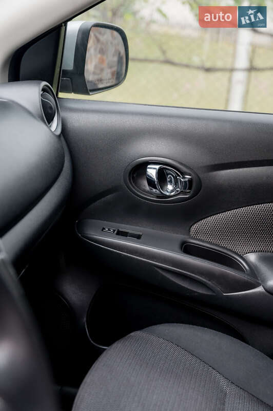 Седан Nissan Versa 2014 в Ивано-Франковске