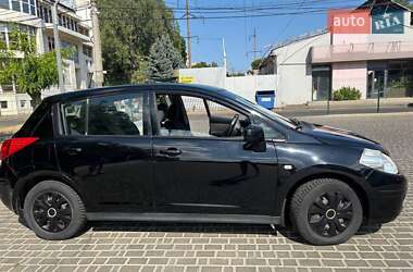 Хетчбек Nissan Versa 2009 в Одесі