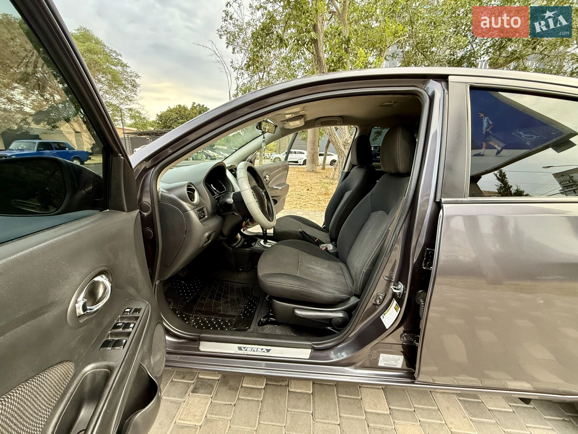2014 Nissan Versa - мініатюра 32