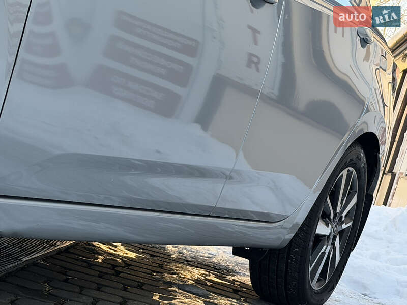 Седан Nissan Versa 2020 в Дрогобыче фото 24 Седан Nissan Versa 2020 в Дрогобыче