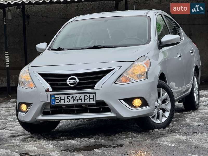 Седан Nissan Versa 2018 в Одесі