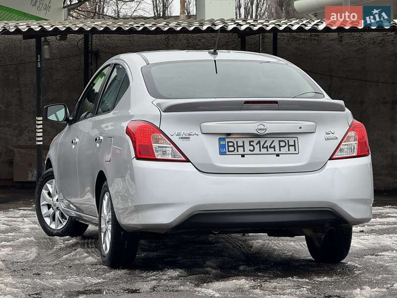 Седан Nissan Versa 2018 в Одесі