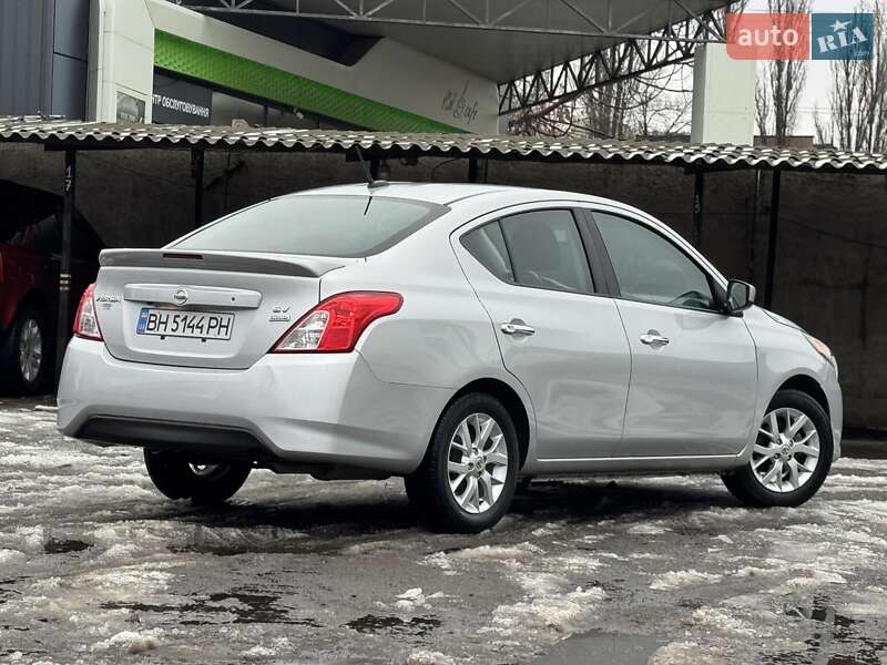 Седан Nissan Versa 2018 в Одесі