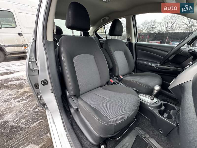 Седан Nissan Versa 2018 в Одесі