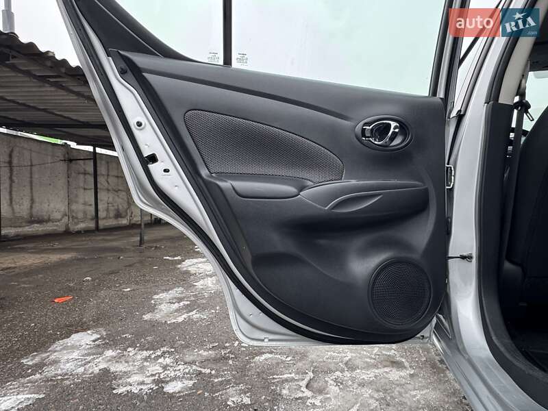 Седан Nissan Versa 2018 в Одесі