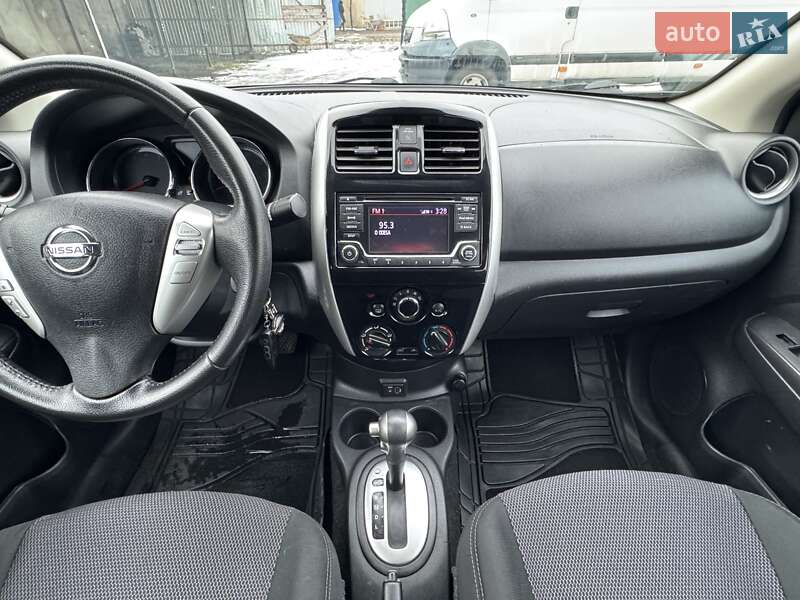 Седан Nissan Versa 2018 в Одесі