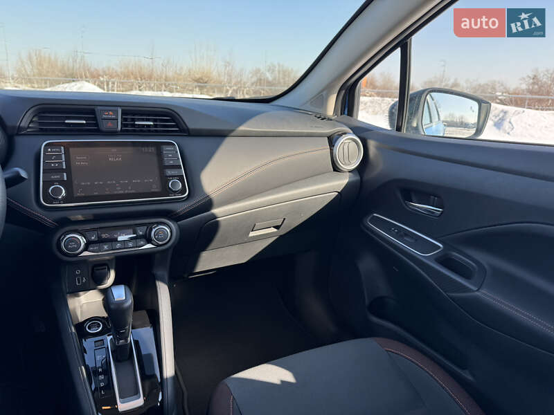 Седан Nissan Versa 2019 в Києві