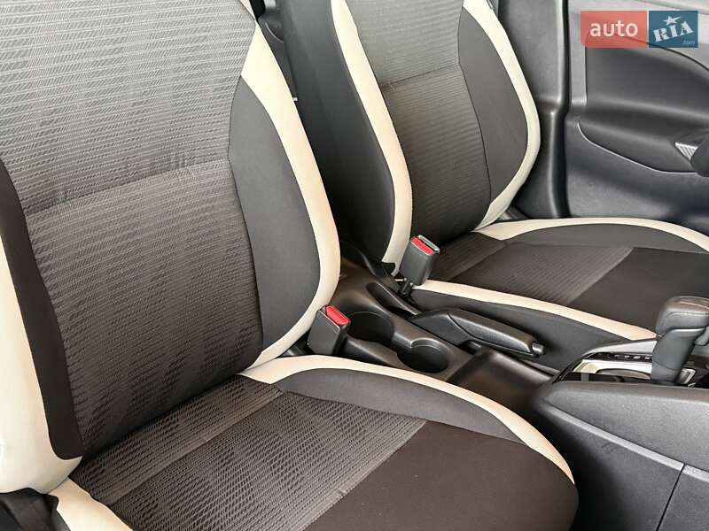 Седан Nissan Versa 2022 в Одессе