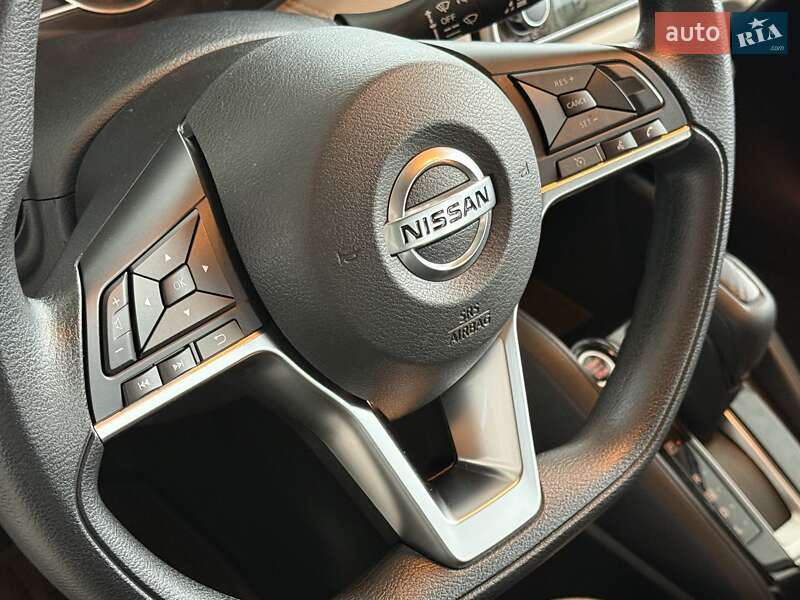 Седан Nissan Versa 2022 в Одессе