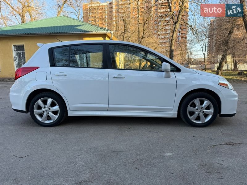 Хэтчбек Nissan Versa 2010 в Одессе