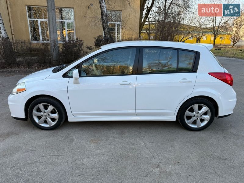Хэтчбек Nissan Versa 2010 в Одессе